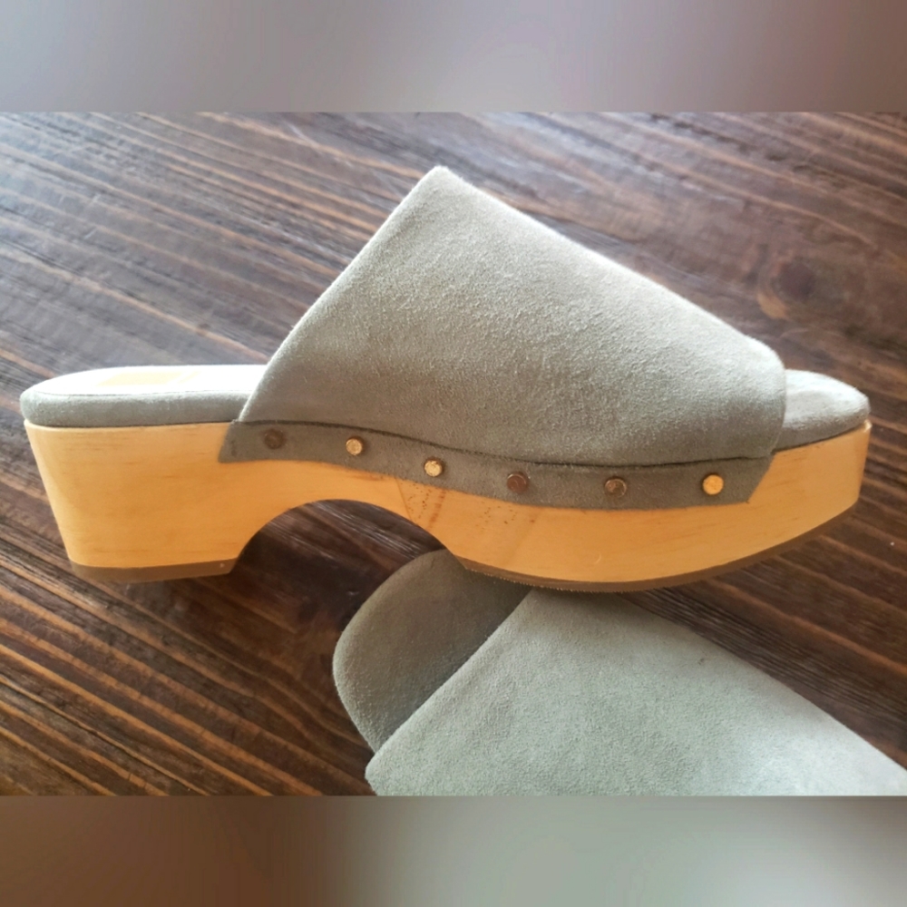 Dolce Vita Dorado Sage Suede Clogs